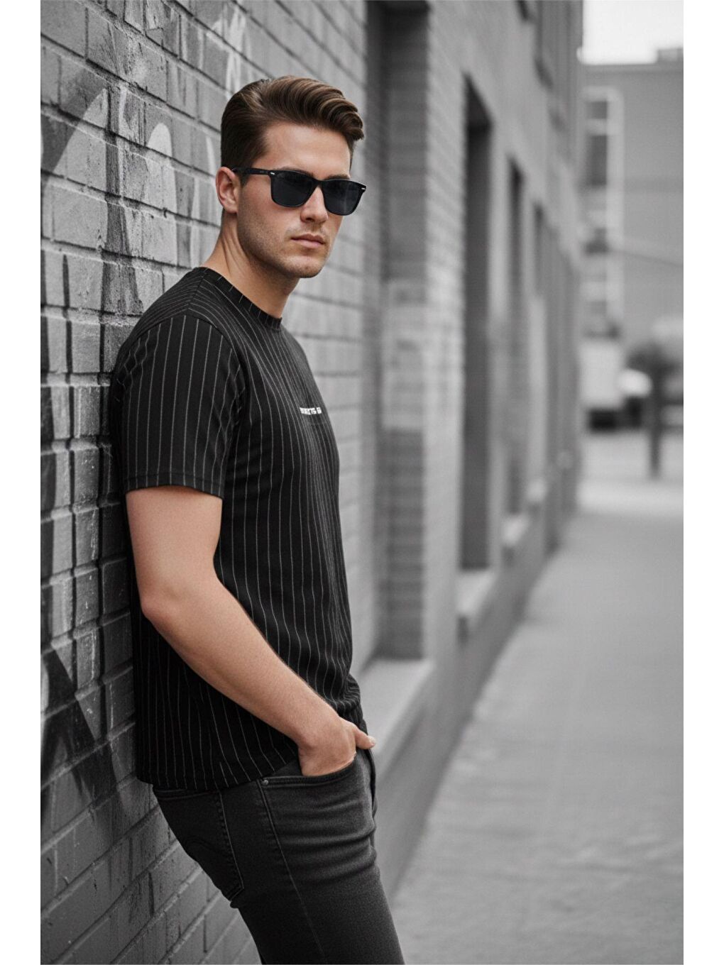 Siyah Moments Of Baskılı İnce Çizgili Premium Jakarlı Slim Fit Elastanlı Erkek T-Shirt-2