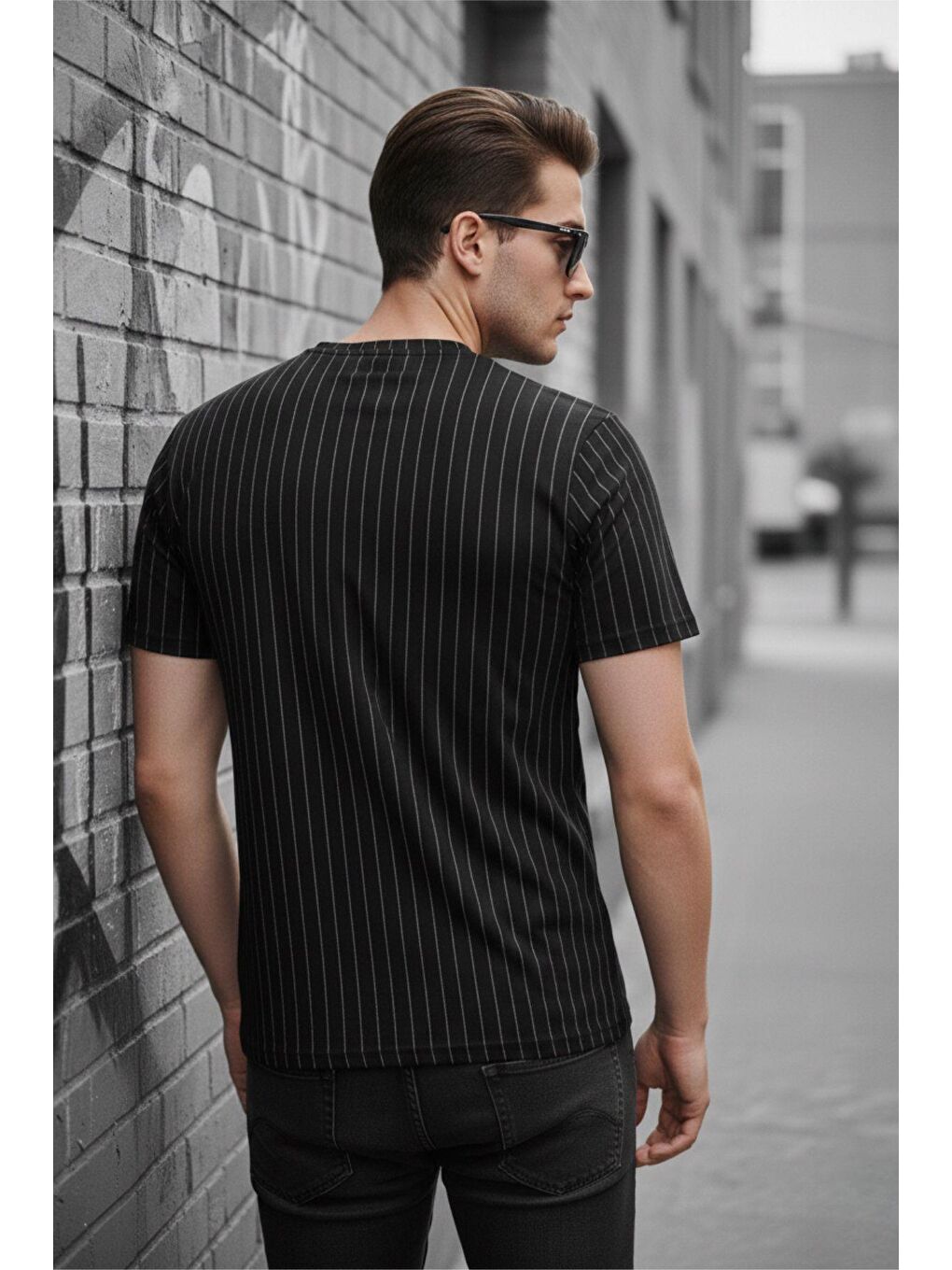 Siyah Moments Of Baskılı İnce Çizgili Premium Jakarlı Slim Fit Elastanlı Erkek T-Shirt-3