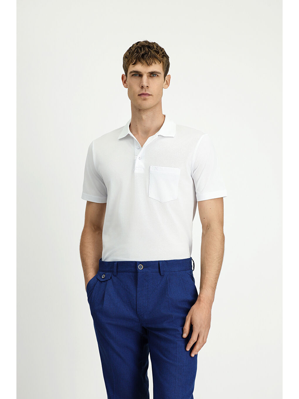 Beyaz Regular Fit Pamuklu Nakışlı Cepli Polo Yaka Tişört-1