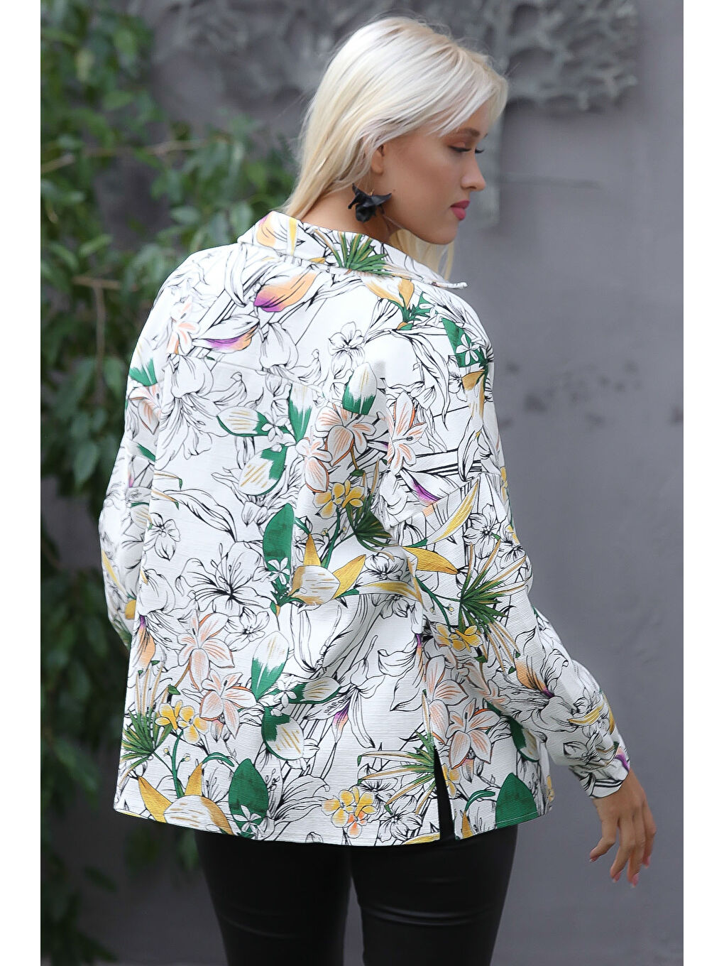Beyaz Gömlek Yaka Uzun Kol Çiçekli Düğmeli Oversize Casual Pamuk Dokuma Gömlek Ceket-1