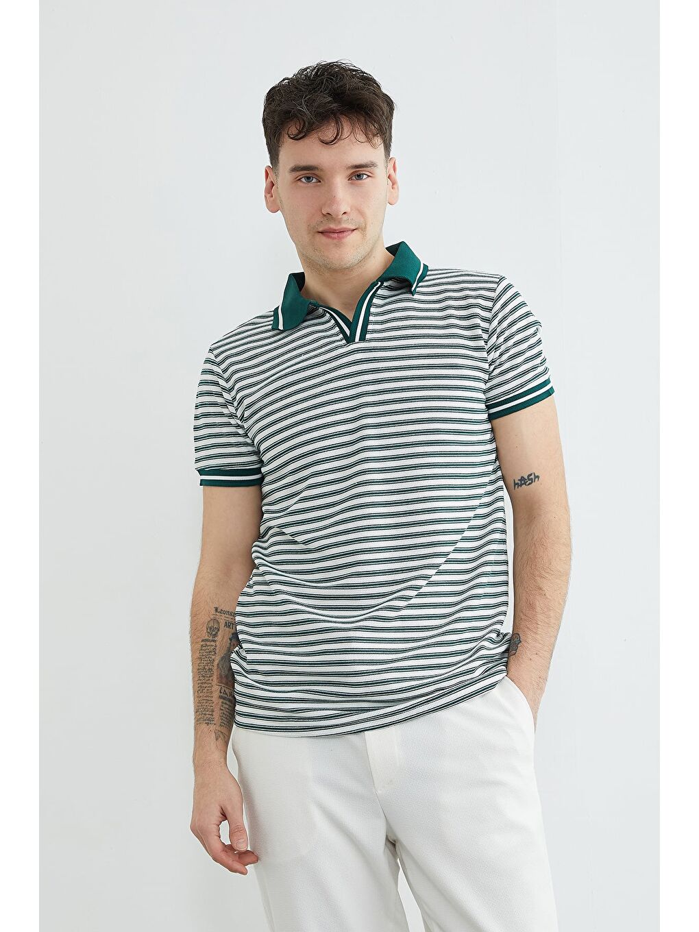 Yeşil Çizgili Polo Yaka Tişört
