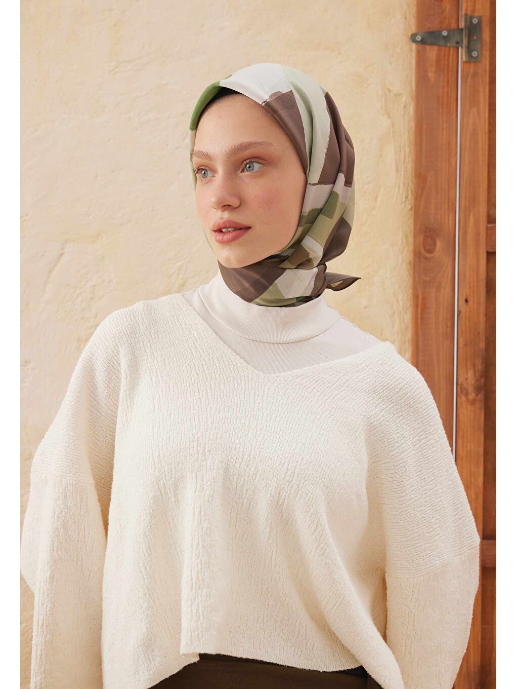 Color Brush Desen Pamuk İpek Eşarp Yeşil-2