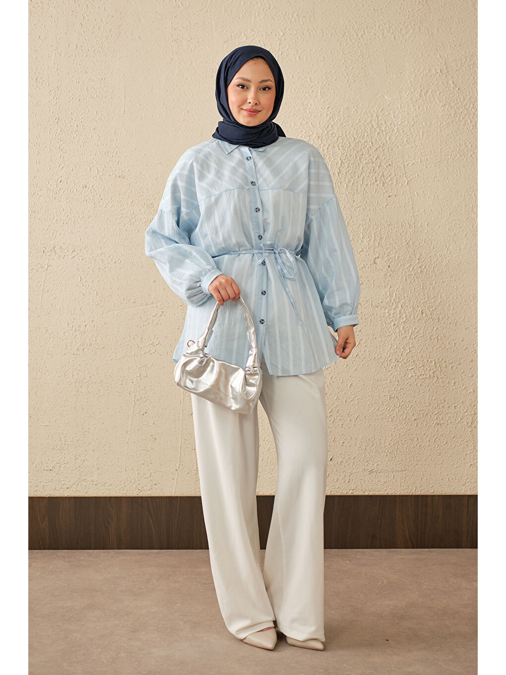 Kadın İnce Çizgi Desen Bel Bağlamalı Gömlek Bebe Mavi-1