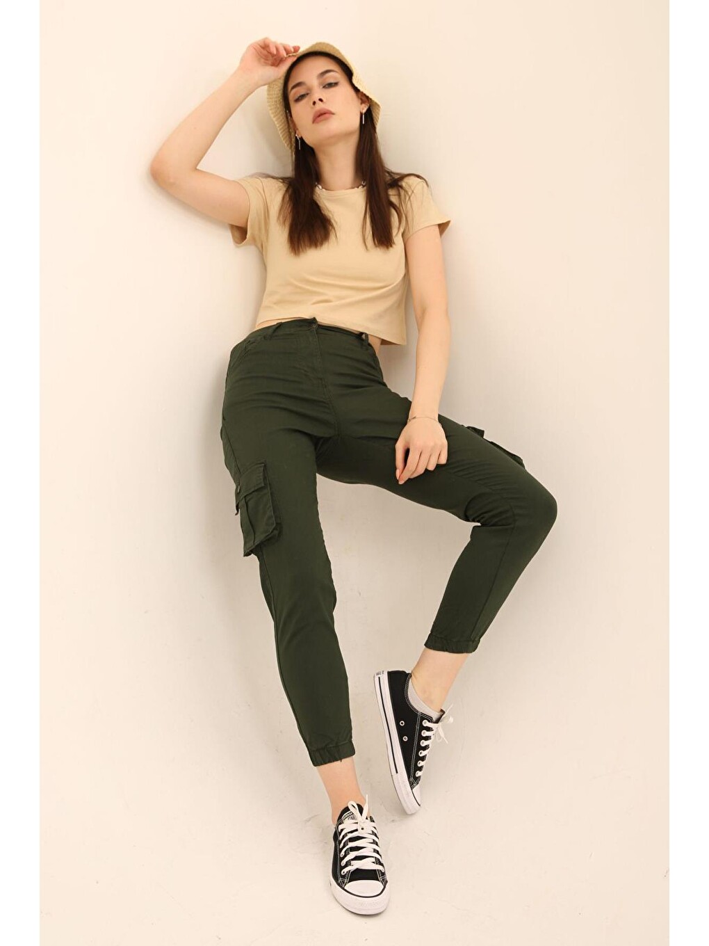 Yeşil Jogger Rahat Kalıp Paça Lastikli Kargo Cepli Gabardin Kadın Pantolon-2