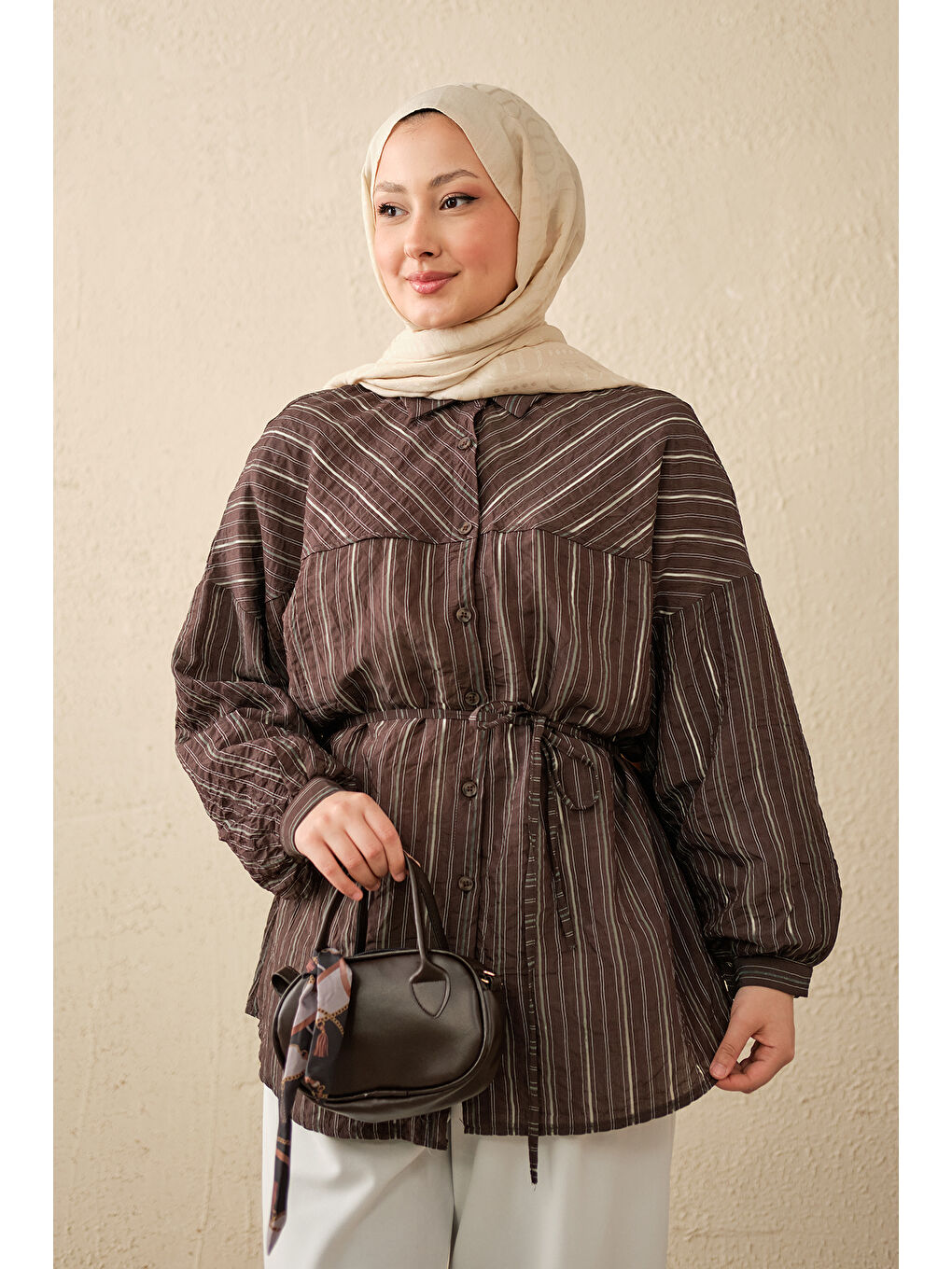 Kahverengi Kadın İnce Çizgi Desen Bel Bağlamalı Gömlek Acı Kahve-2