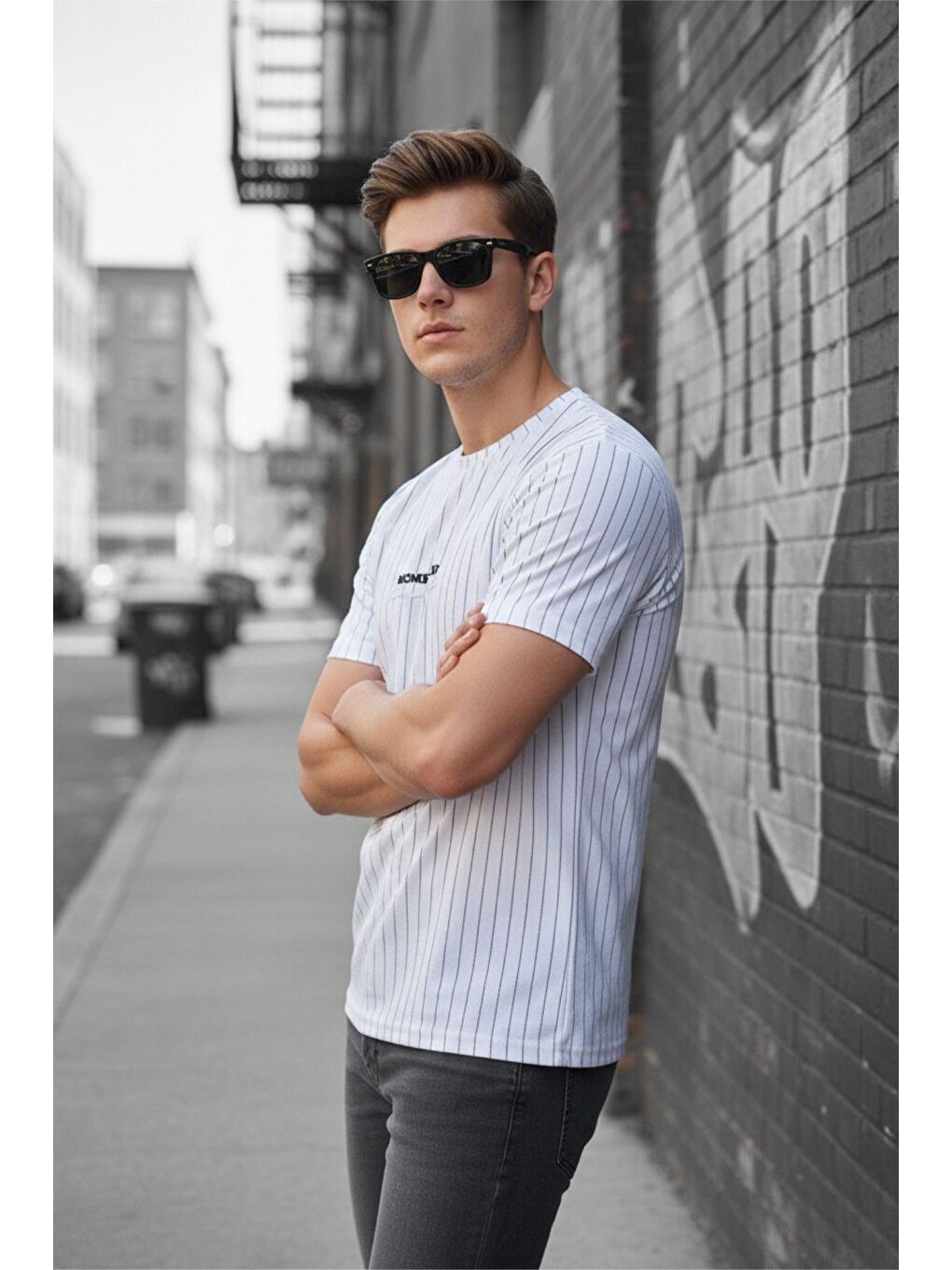 Beyaz Moments Of Baskılı İnce Çizgili Premium Jakarlı Slim Fit Elastanlı Erkek T-Shirt