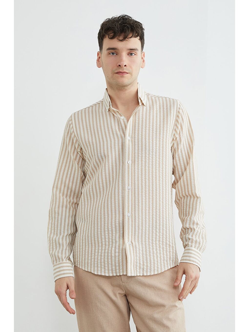 Bej Çizgili Gofre Kumaş Gömlek-1