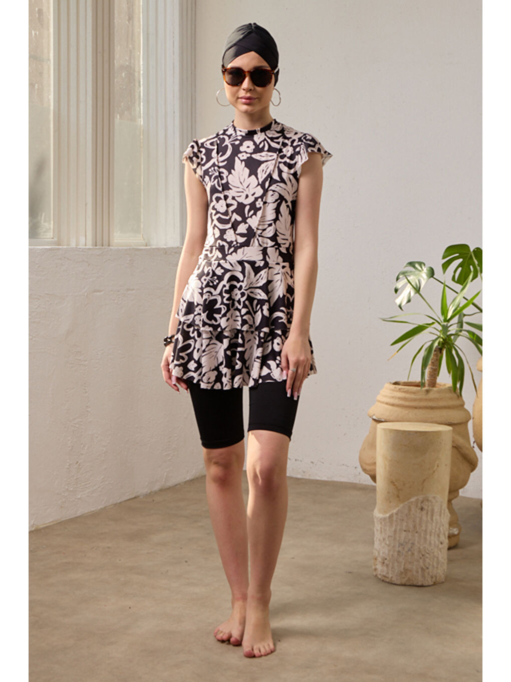 Elastanlı Kısa Kol Desenli Yarı Kapalı Mayo Fırfır Detaylı T1024-402 Siyah-2