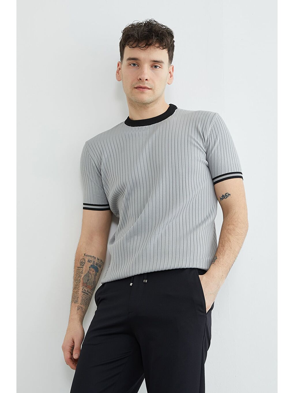 Gri Fitilli Biyeli Bisiklet Yaka Triko Tişört-1