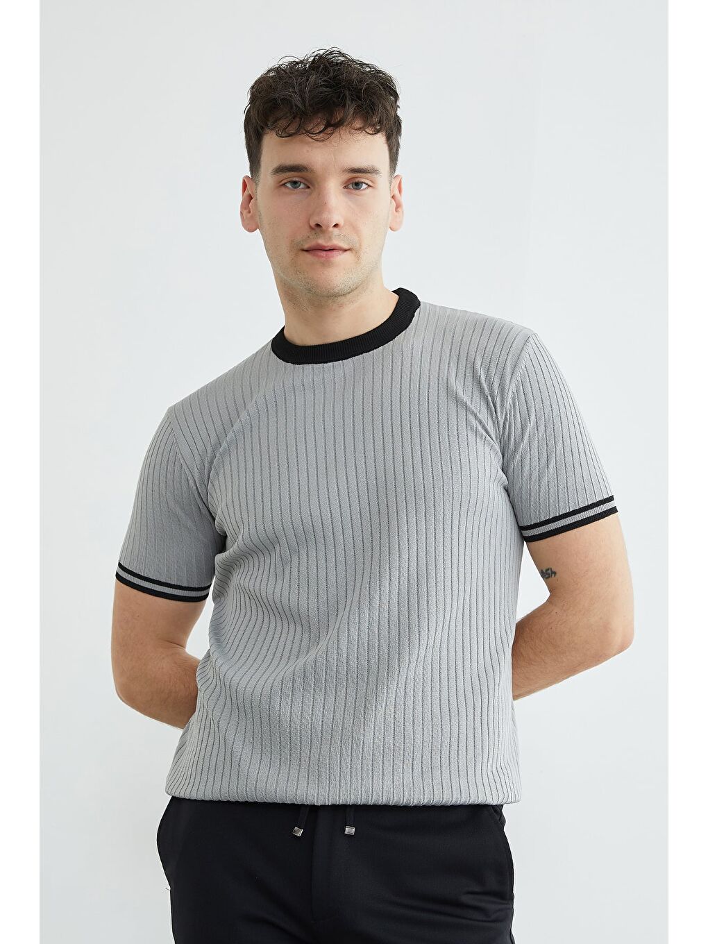 Gri Fitilli Biyeli Bisiklet Yaka Triko Tişört-2