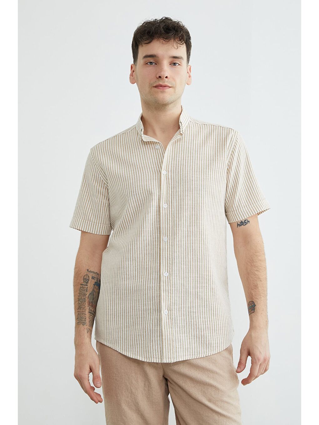 Bej Çizgili Keten Görünümlü Kısa Kol Gömlek