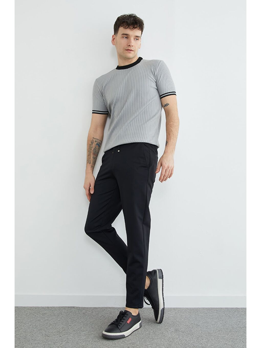 Gri Fitilli Biyeli Bisiklet Yaka Triko Tişört-4