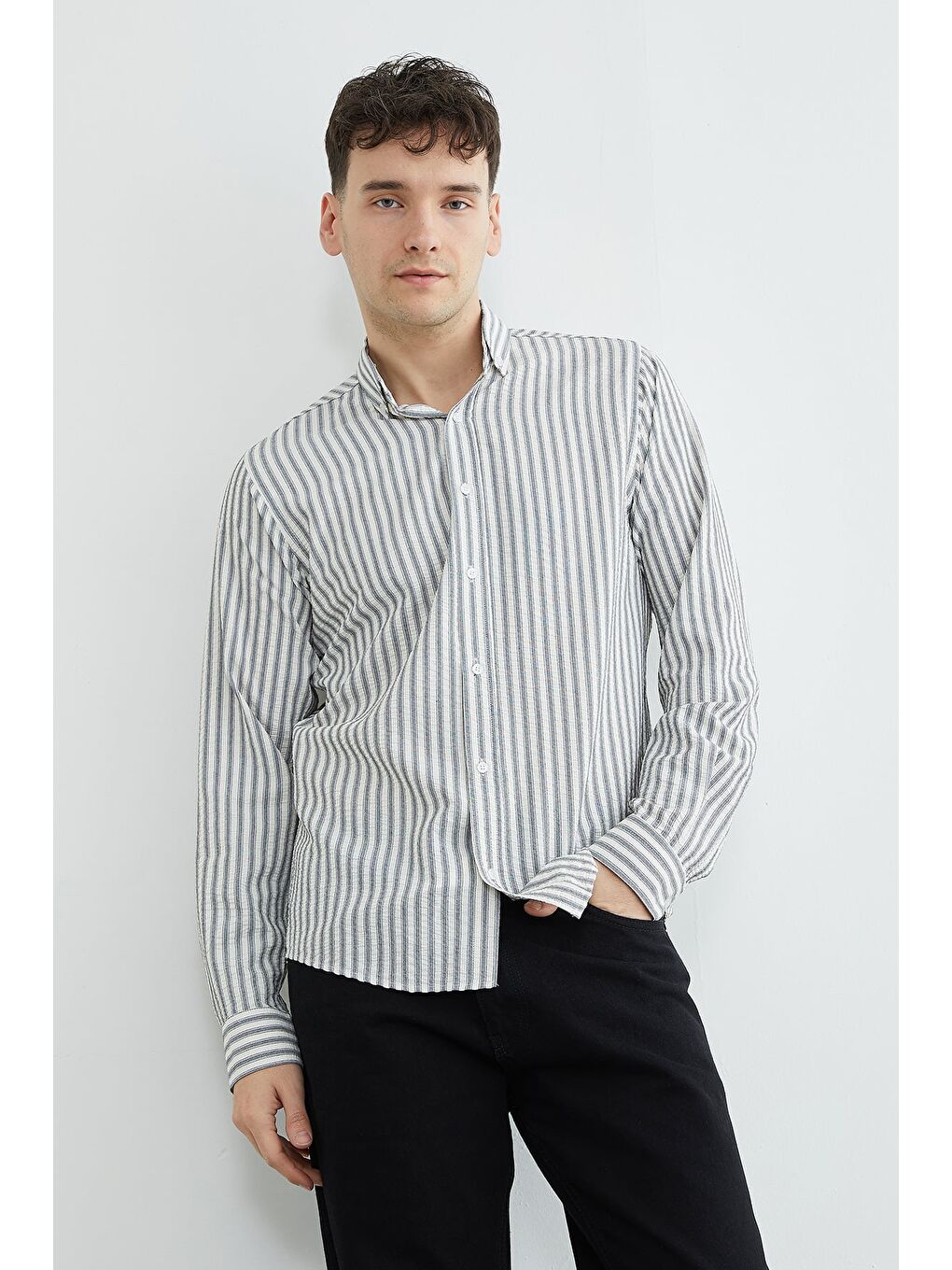 Gri Çizgili Gofre Kumaş Gömlek-1