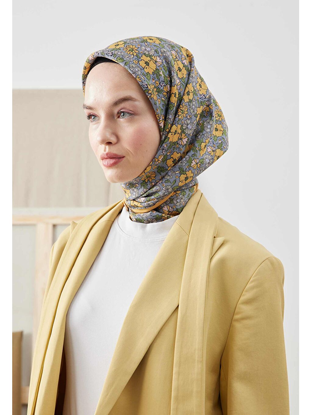 Bloomıng Garden Desen Pamuk İpek Eşarp Mavi-3