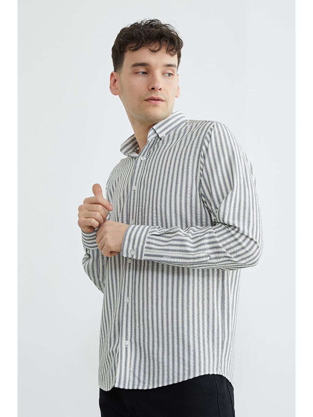 Gri Çizgili Gofre Kumaş Gömlek-3