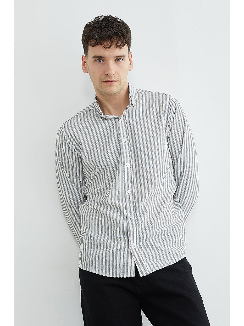 Gri Çizgili Gofre Kumaş Gömlek-4