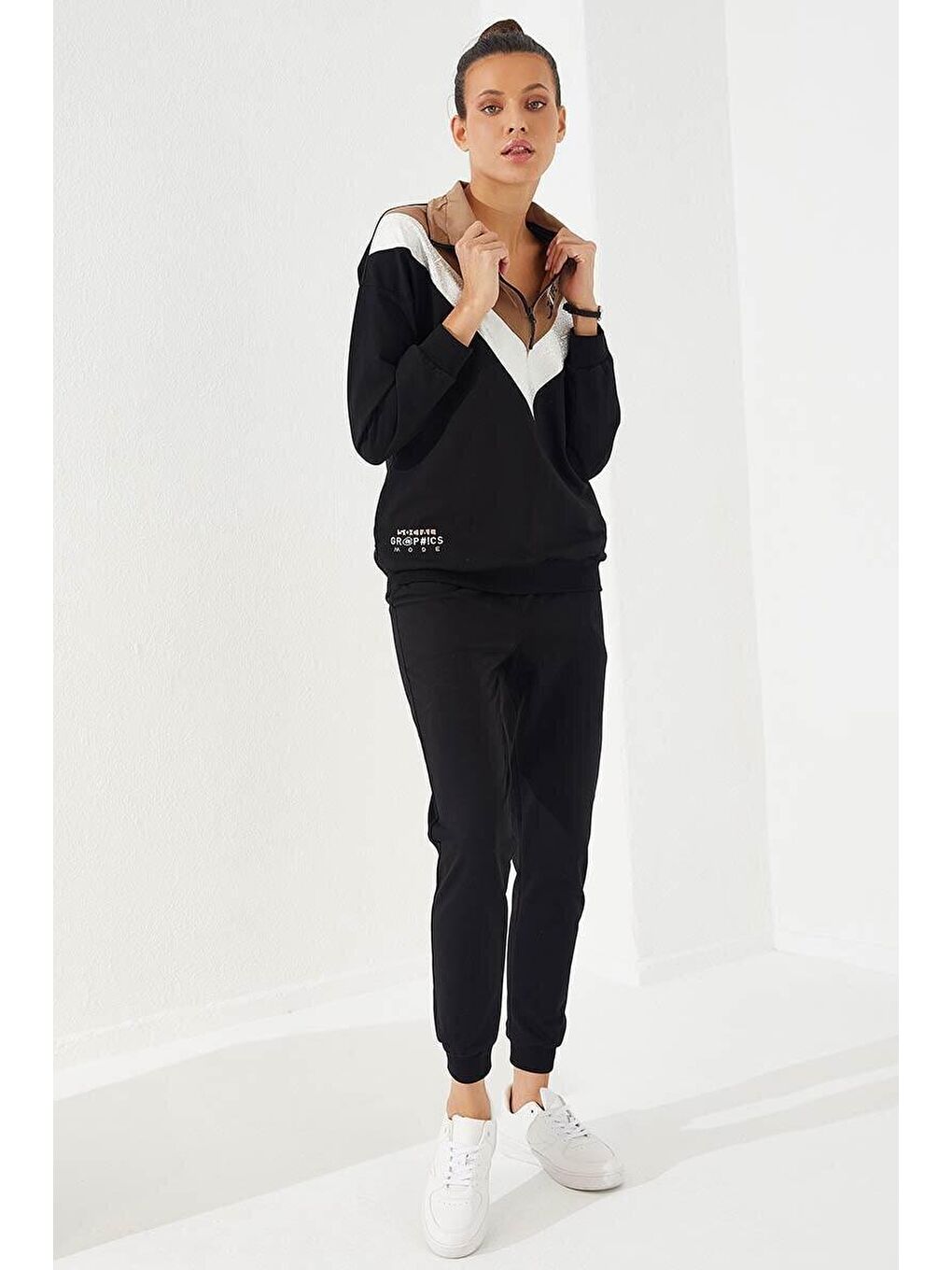 Siyah Yarım Fermuar Dik Yaka Rahat Form Jogger Kadın Eşofman Takım - 95269