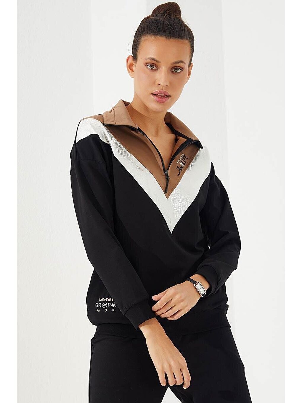 Siyah Yarım Fermuar Dik Yaka Rahat Form Jogger Kadın Eşofman Takım - 95269-1