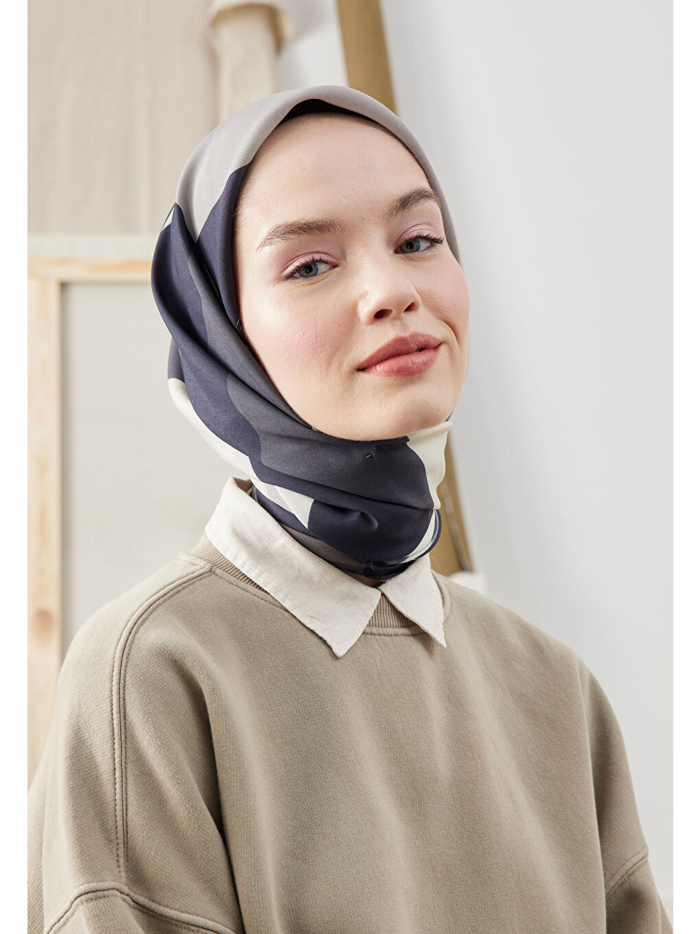 Multı Colors Desen Pamuk İpek Eşarp Lacivert-3