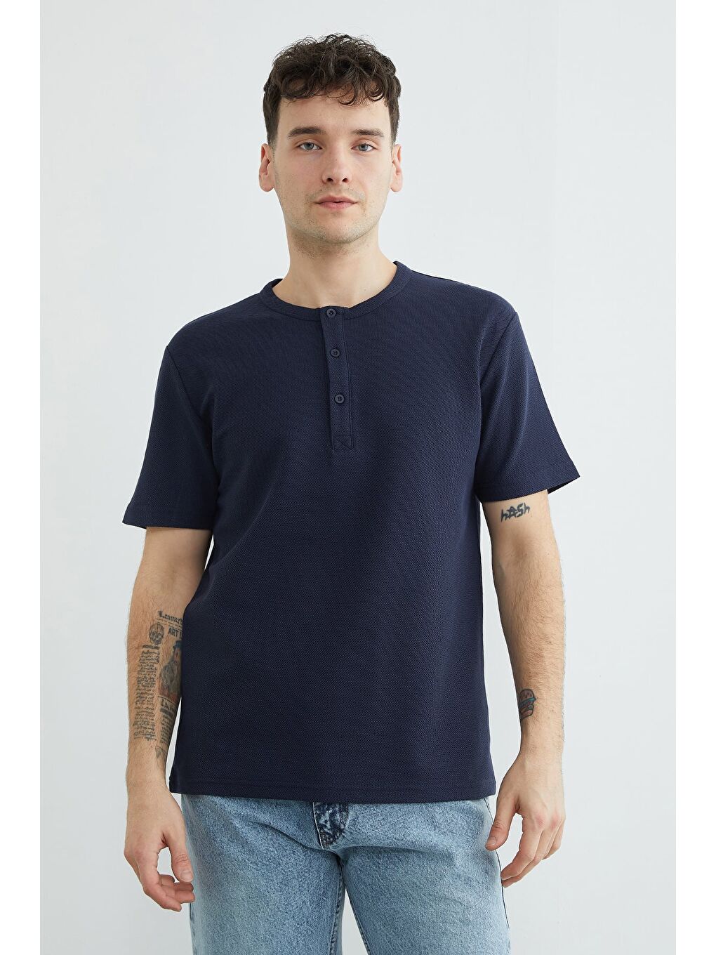 Lacivert Petek Kumaş Düğmeli Bisiklet Yaka Tişört-1