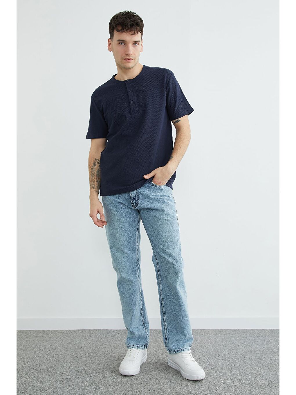 Lacivert Petek Kumaş Düğmeli Bisiklet Yaka Tişört-2