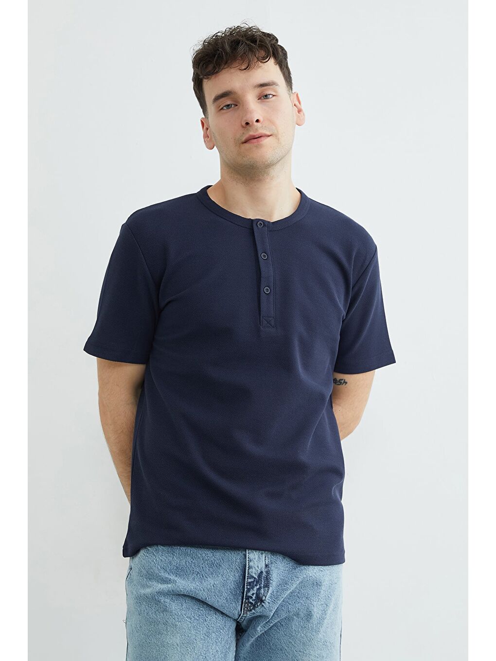 Lacivert Petek Kumaş Düğmeli Bisiklet Yaka Tişört-3