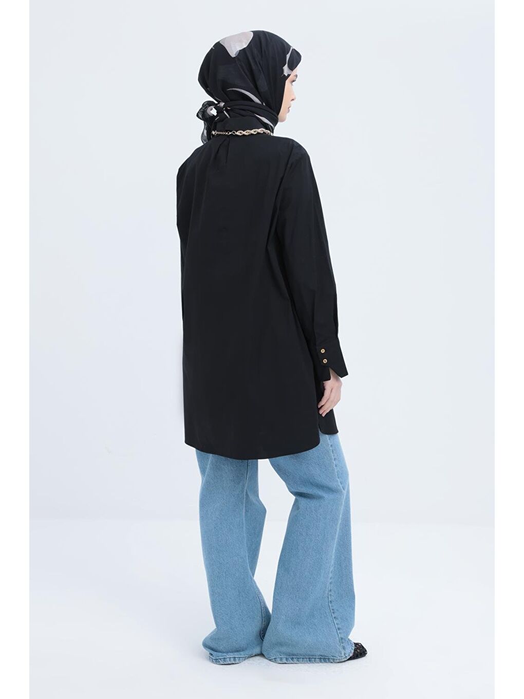 Siyah-Manşeti Yırtmaç Detaylı Poplin Gömlek-3