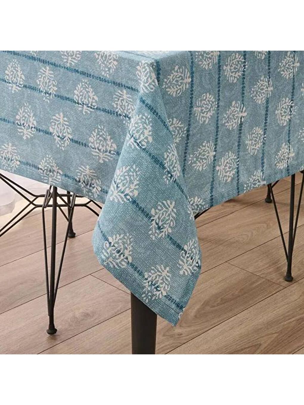 Soft St Tropez Masa Örtüsü - Mavi - 150x150 cm-1