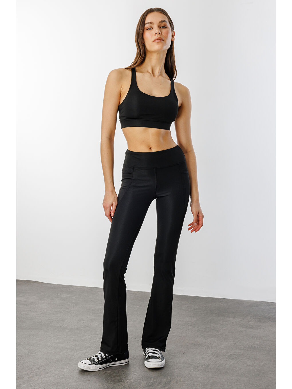 Siyah Kadın Yüksek Bel Toparlayıcı Çift Cepli İspanyol Paça Tayt