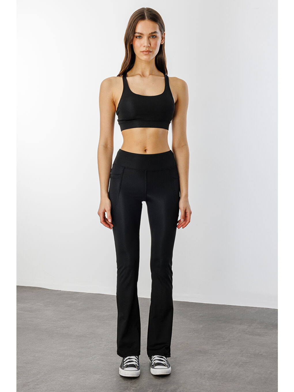 Siyah Kadın Yüksek Bel Toparlayıcı Çift Cepli İspanyol Paça Tayt-1