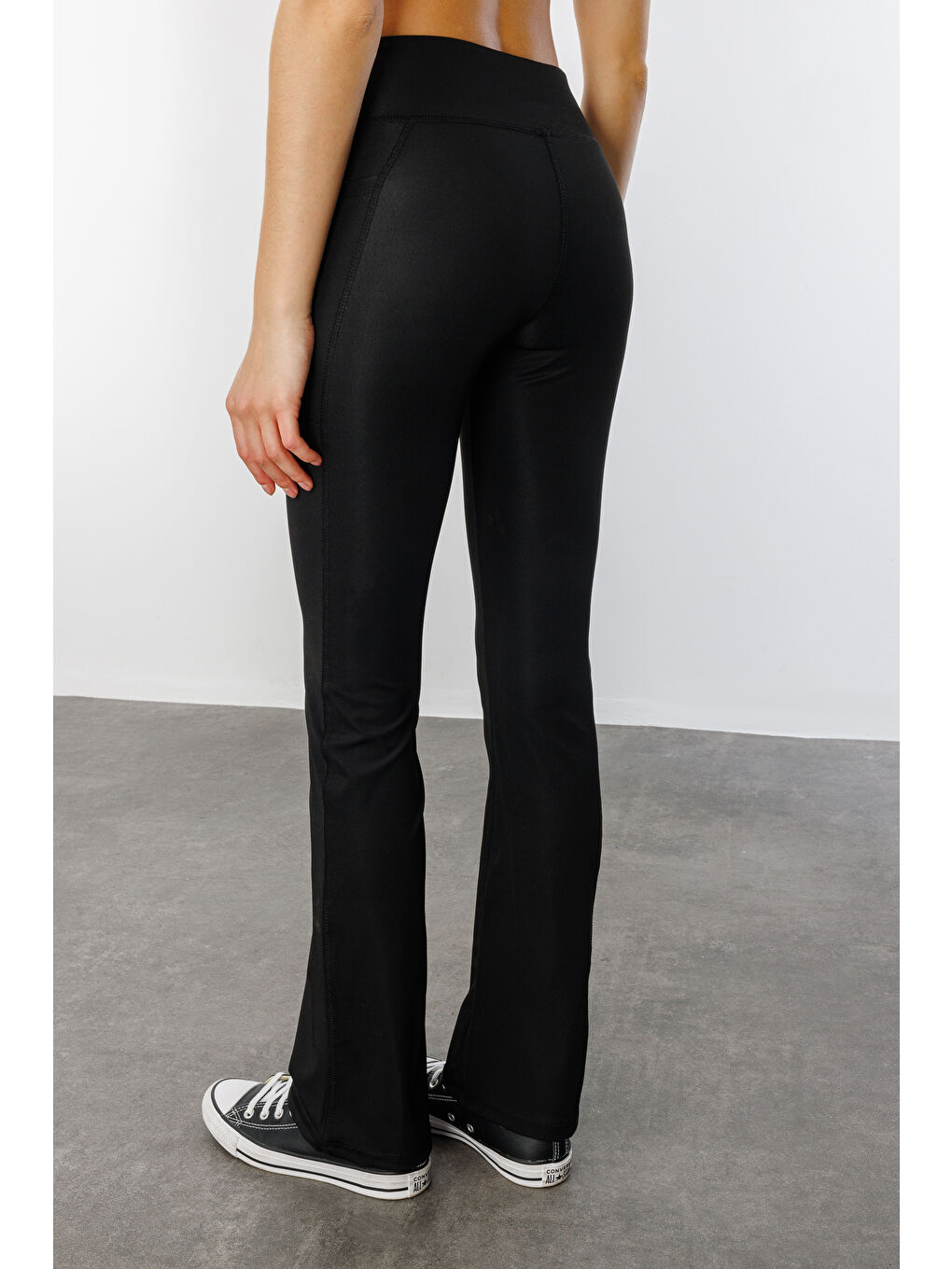 Siyah Kadın Yüksek Bel Toparlayıcı Çift Cepli İspanyol Paça Tayt-4