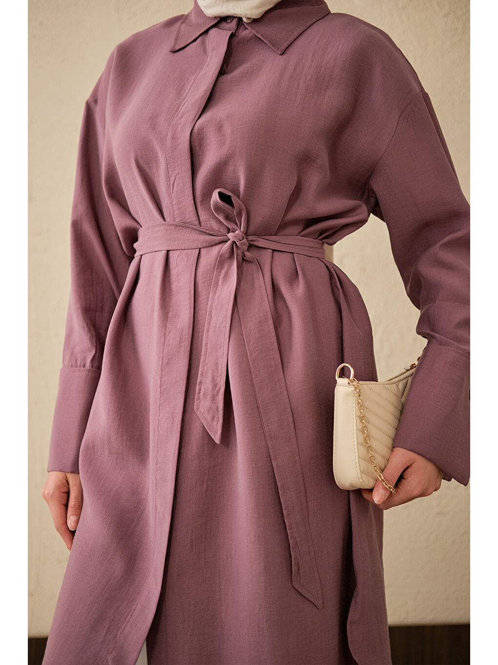 Kadın Bel Bağlamalı Gizli Düğmeli Uzun Gömlek Mürdüm-3