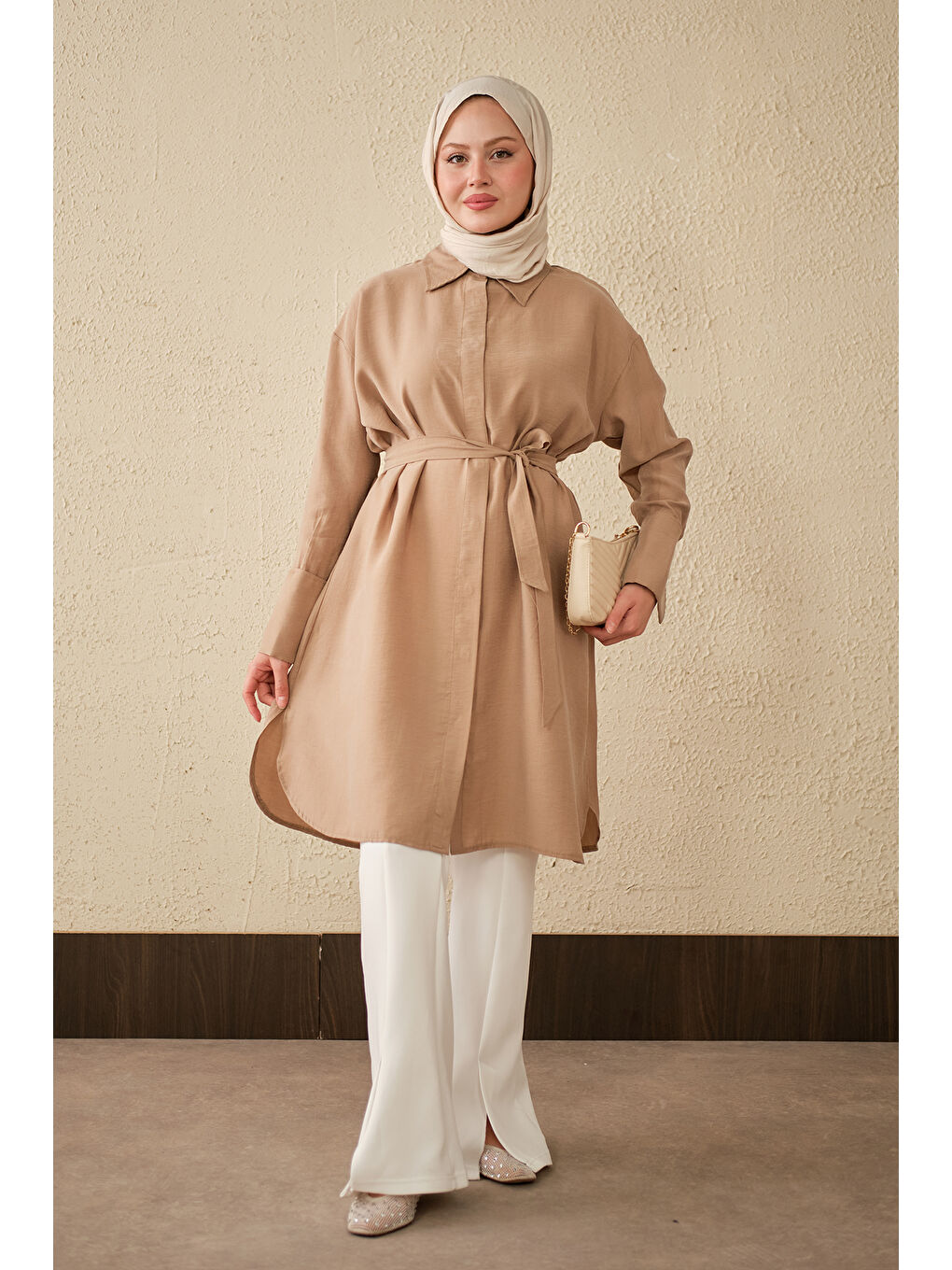 Bej Kadın Bel Bağlamalı Gizli Düğmeli Uzun Gömlek Vizon-1