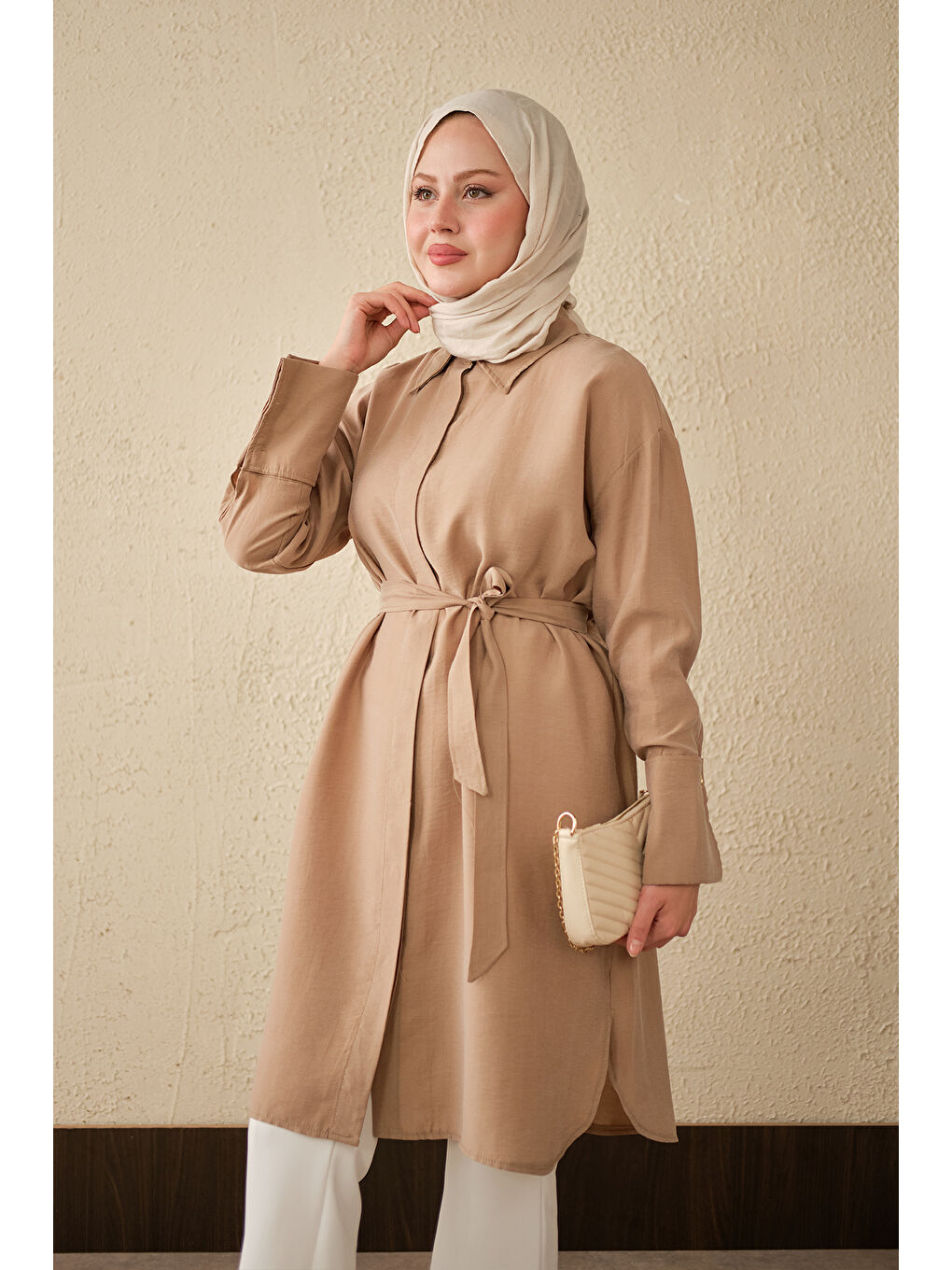Bej Kadın Bel Bağlamalı Gizli Düğmeli Uzun Gömlek Vizon-2