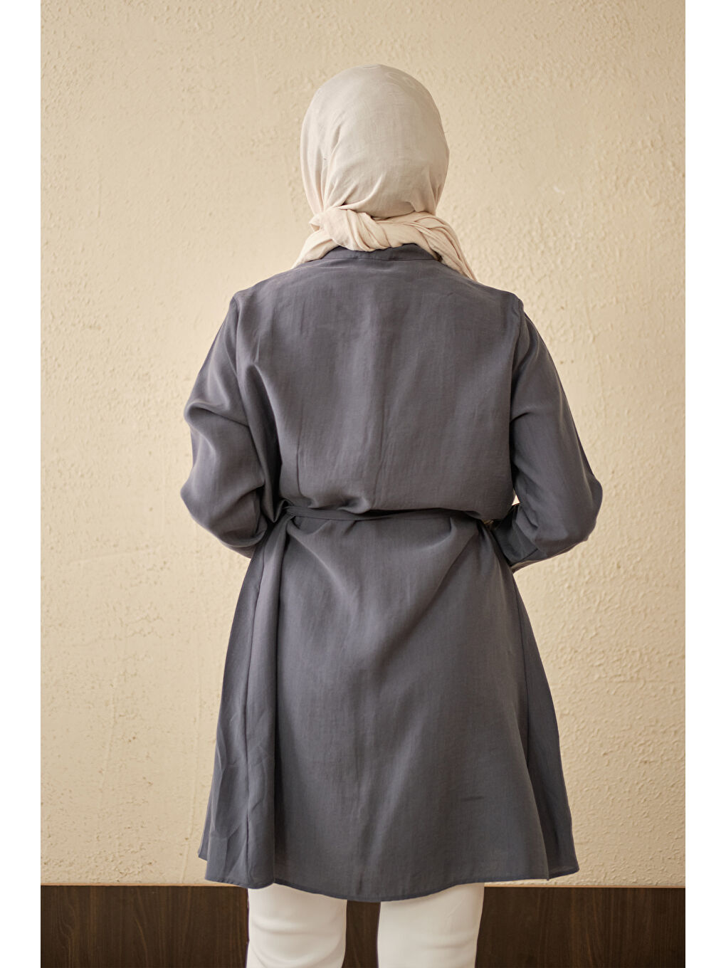 Kadın Pile Detay Bel Bağlamalı Uzun Gömlek Antrasit-4