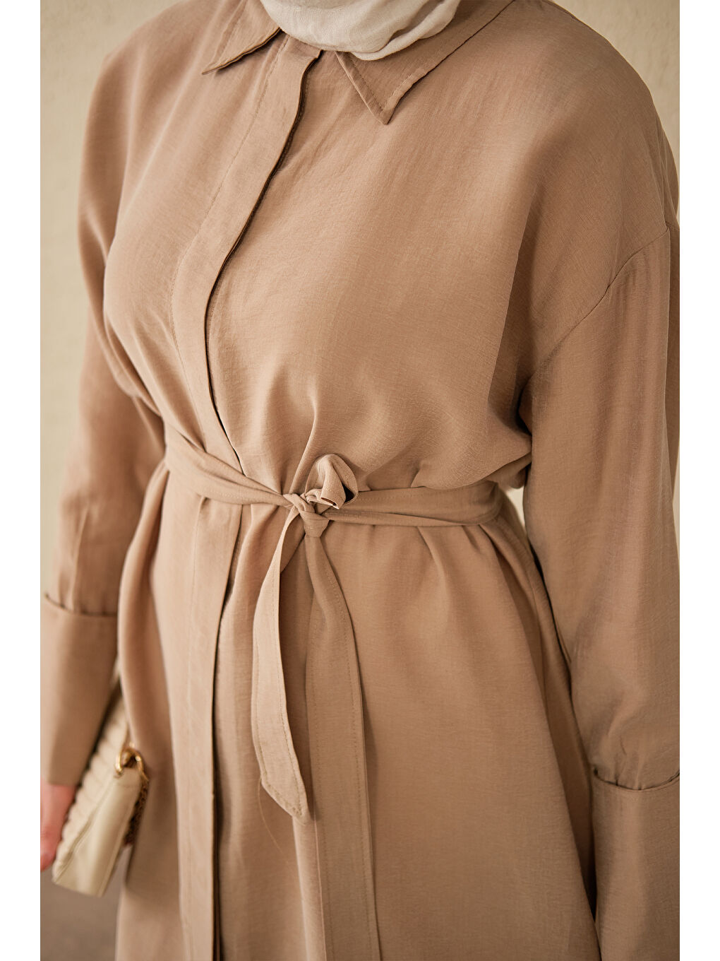 Bej Kadın Bel Bağlamalı Gizli Düğmeli Uzun Gömlek Vizon-3