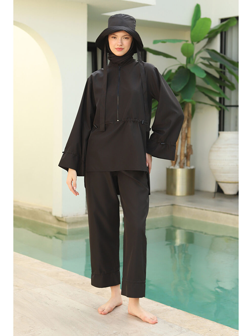 Geniş Manşetli Yüzme Takımı Siyah