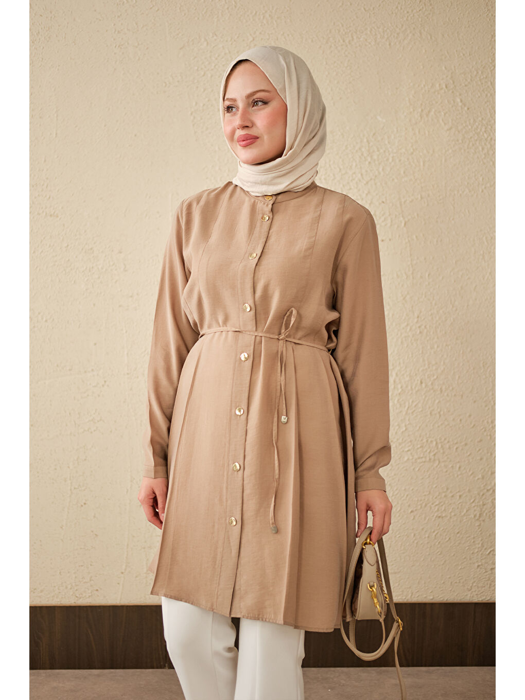 Bej Kadın Pile Detay Bel Bağlamalı Uzun Gömlek Vizon