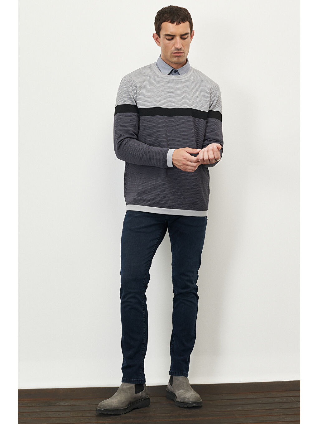 Erkek Gri-Siyah Standart Fit Normal Kesim Bisiklet Yaka Petek Dokulu Kışlık Triko Kazak-1