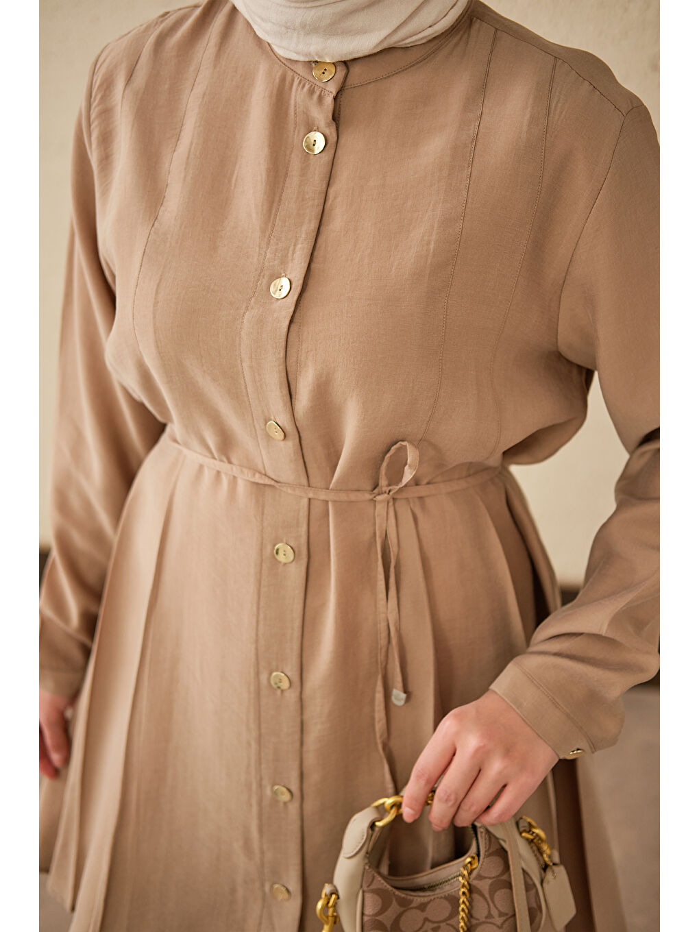 Bej Kadın Pile Detay Bel Bağlamalı Uzun Gömlek Vizon-3