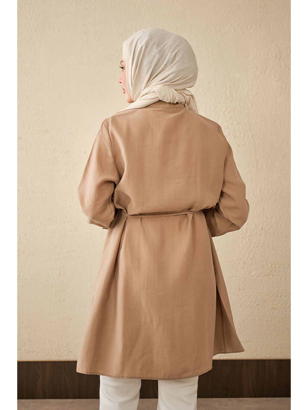 Bej Kadın Pile Detay Bel Bağlamalı Uzun Gömlek Vizon-4