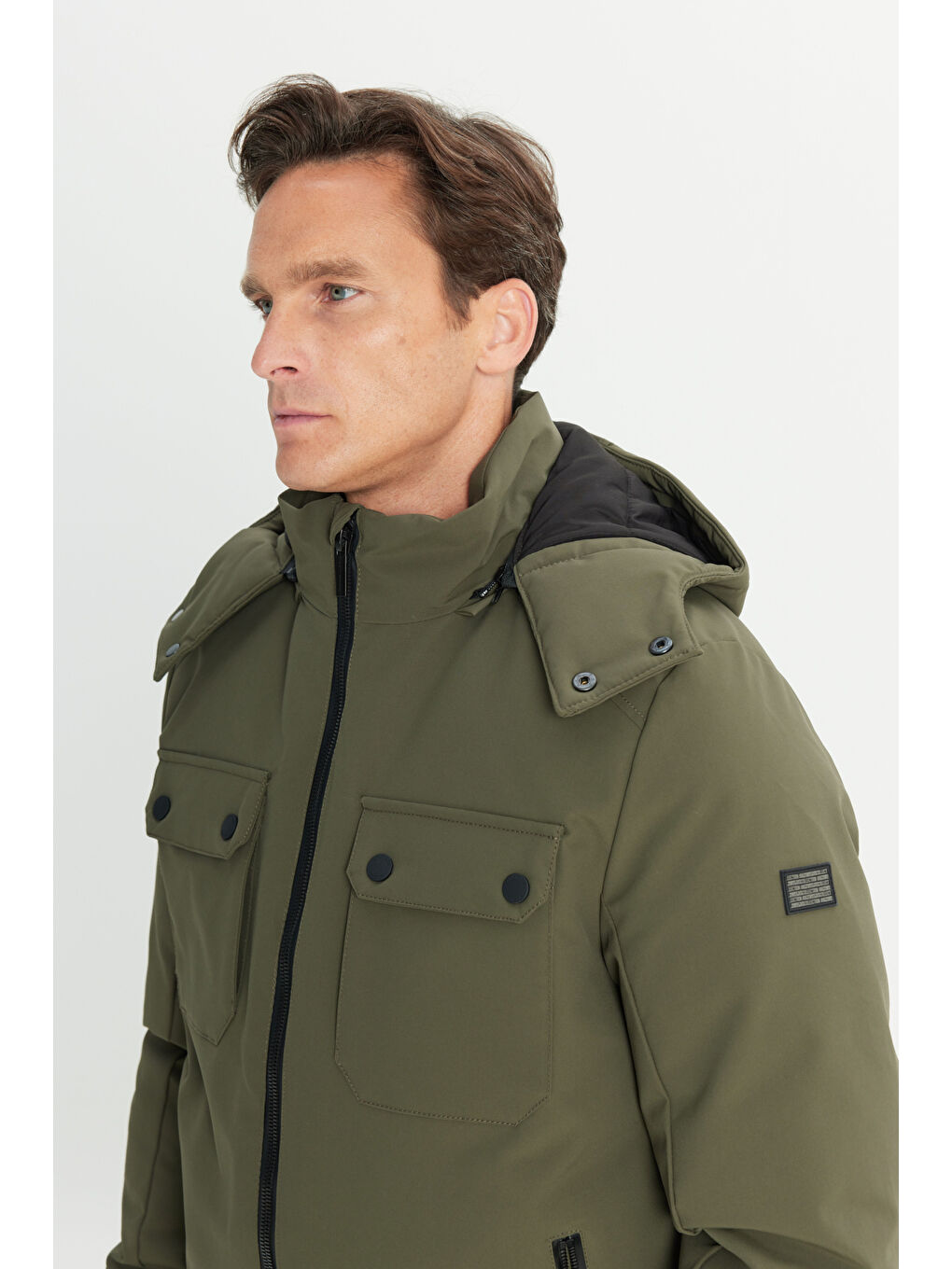 Erkek Haki Termometreli Standart Fit Normal Kesim Çıkma Kapüşonlu Yan Cepli Şişme Mont-6