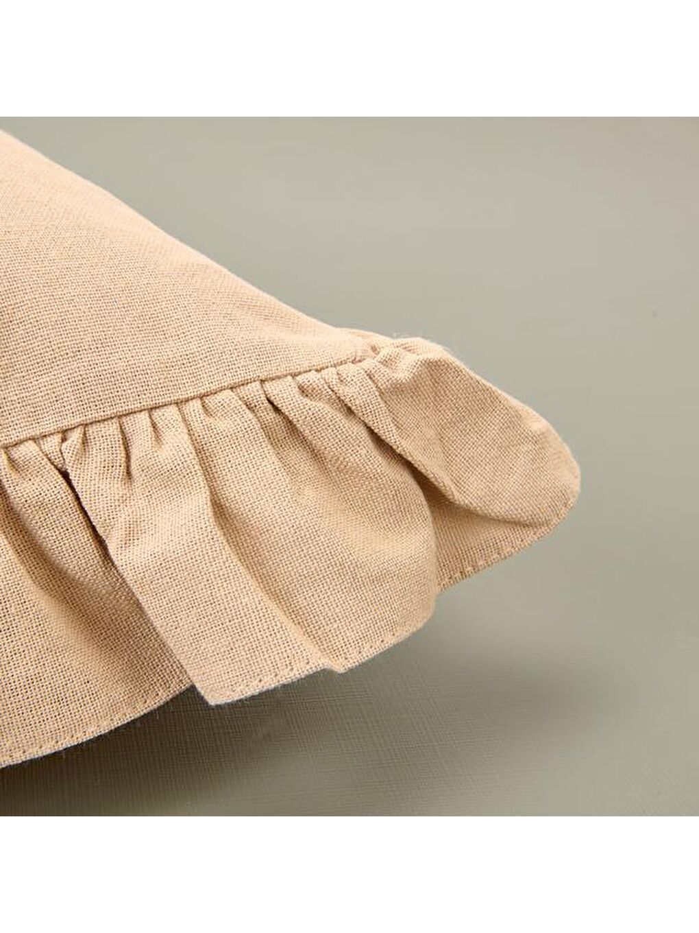 Soft Larvik Fırfırlı Kırlent - Bej- 40x40 cm-1