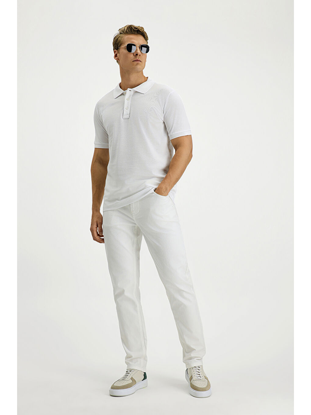 Beyaz Slim Fit Dar Kesim Pamuk Kıvrılmaz Polo Yaka Tişört-2