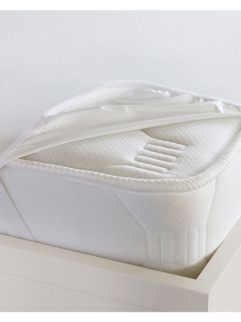 Fresh Touch Sıvı Geçirmez Çift Kişilik Yatak Koruyucu Alez Beyaz