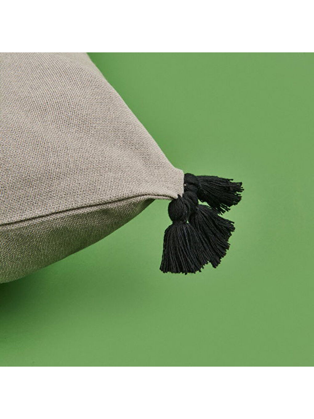 Soft Anthracite Püskül Detaylı Kırlent - Antrasit / Siyah - 40x40 cm-2