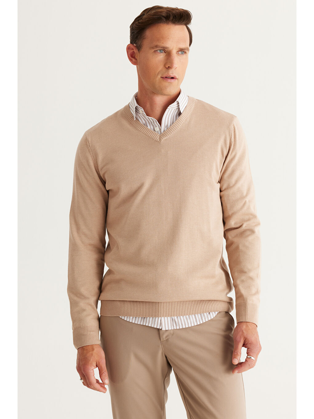 Erkek Bej Melanj Standart Fit Normal Kesim V Yaka Pamuklu Triko Kazak