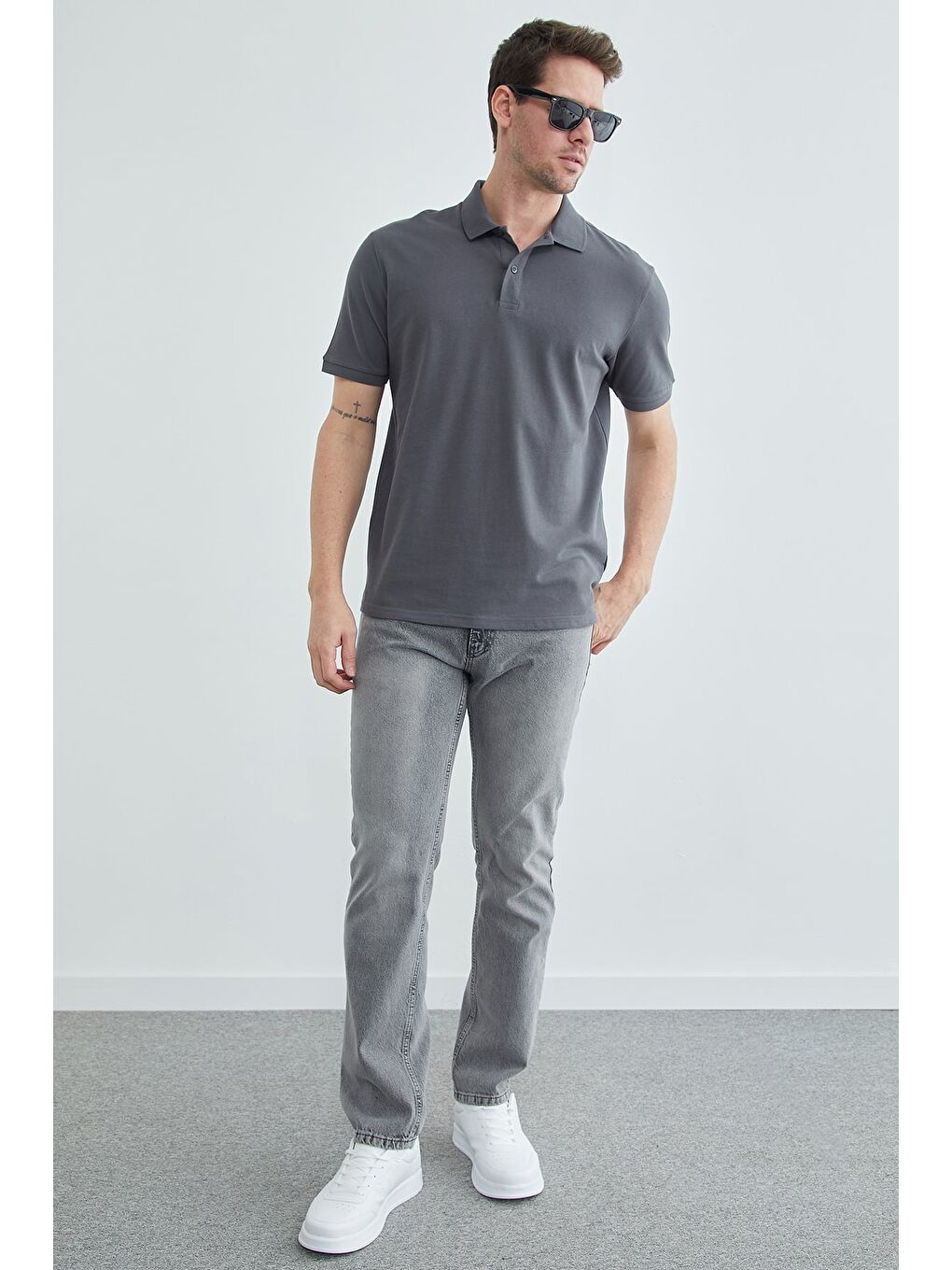 Gri Basic Polo Yaka Pike Tişört-1