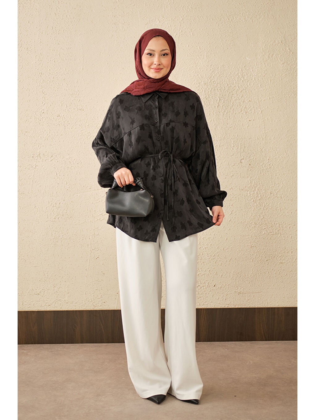 Kadın Yonca Desen Saten Bel Bağlamalı Gömlek Siyah-2