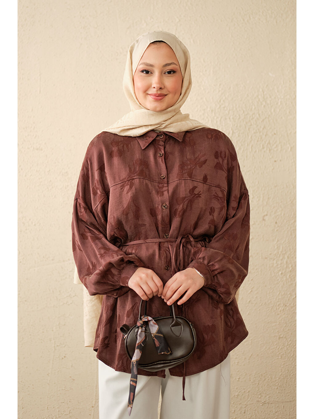 Kadın Lale Desen Saten Bel Bağlamalı Gömlek Kahverengi-2